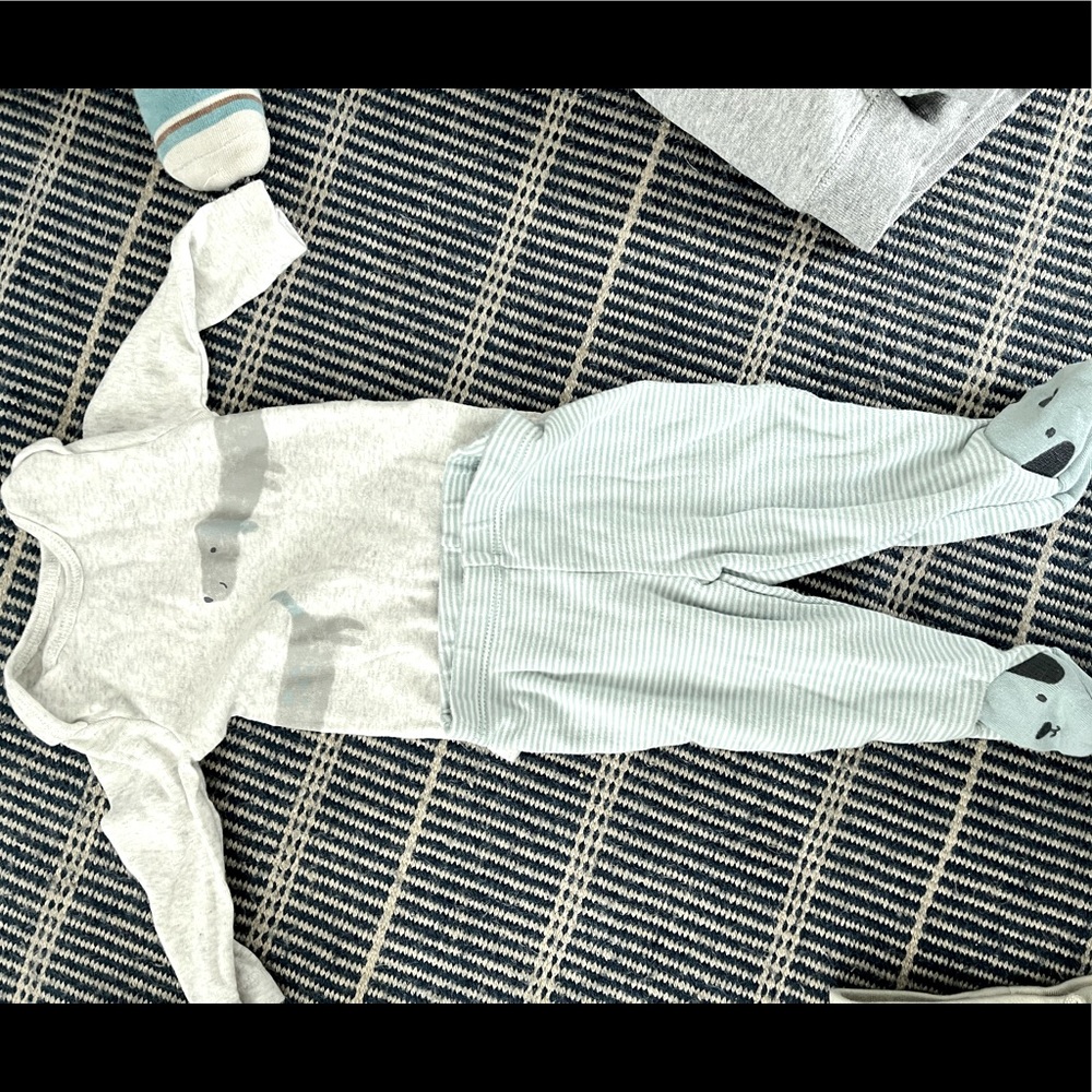 Carters onesie/pants